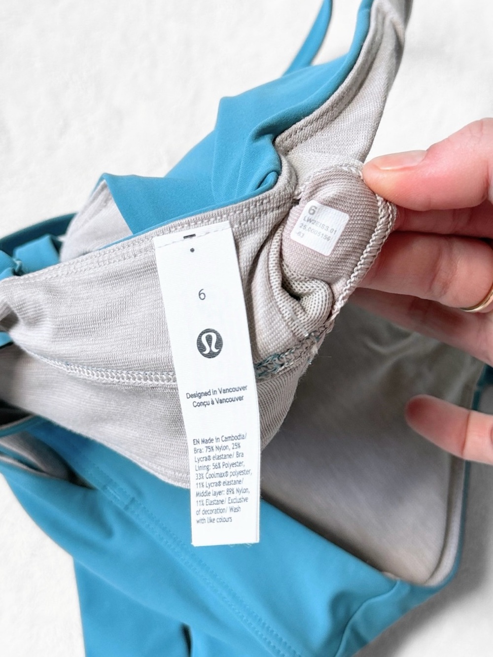 NWT Lululemon V-Neck and Crossover Underband Bra – Marlin – Size 6 - Picture 5 of 9